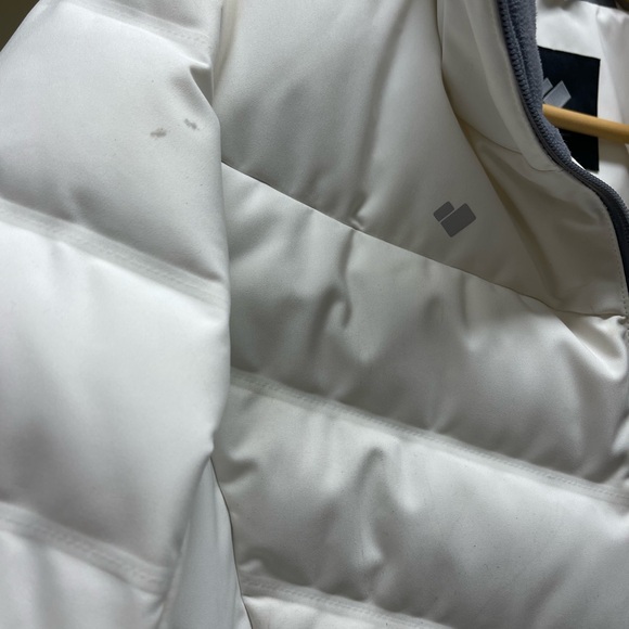 Obermeyer Women's White COSIMA Ski Jacket - Picture 12 of 15